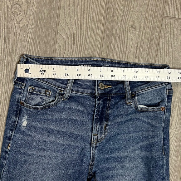 Old Navy Distressed Rockstar Super Skinny Jeans Size 2 Raw Hem - Picture 4 of 7
